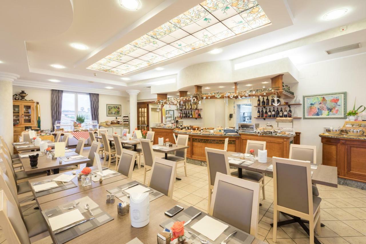 Tiziana Hotel 3*