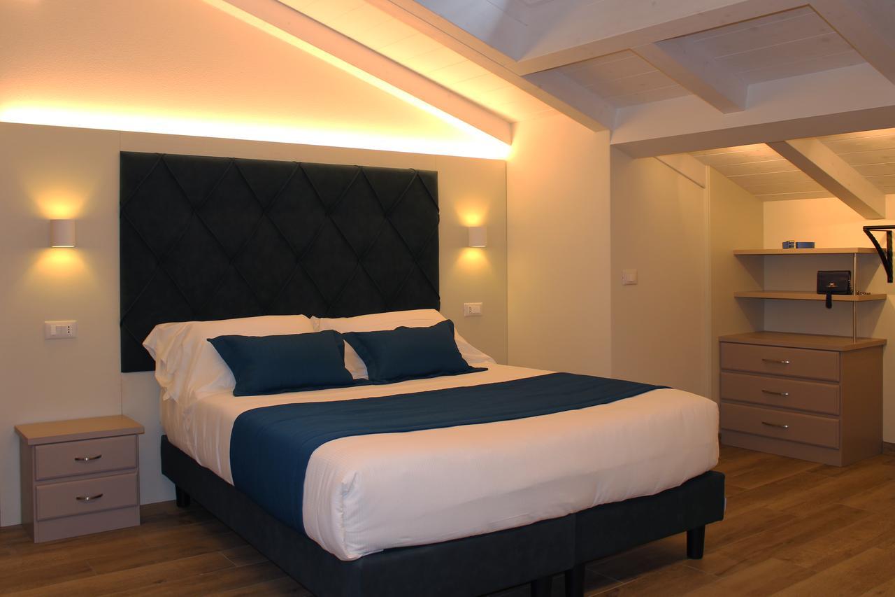 Tiziana 3*