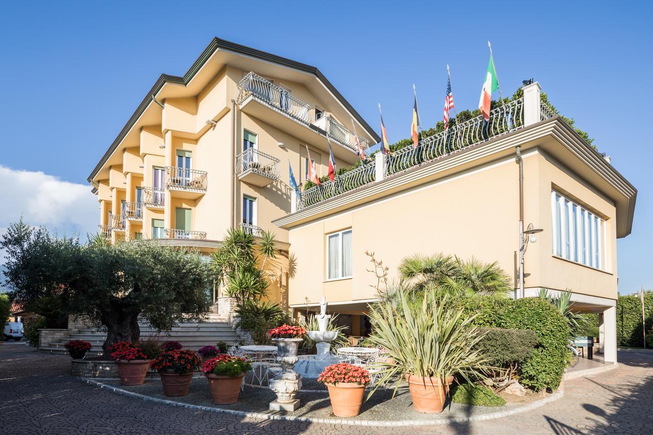 Tiziana 3*
